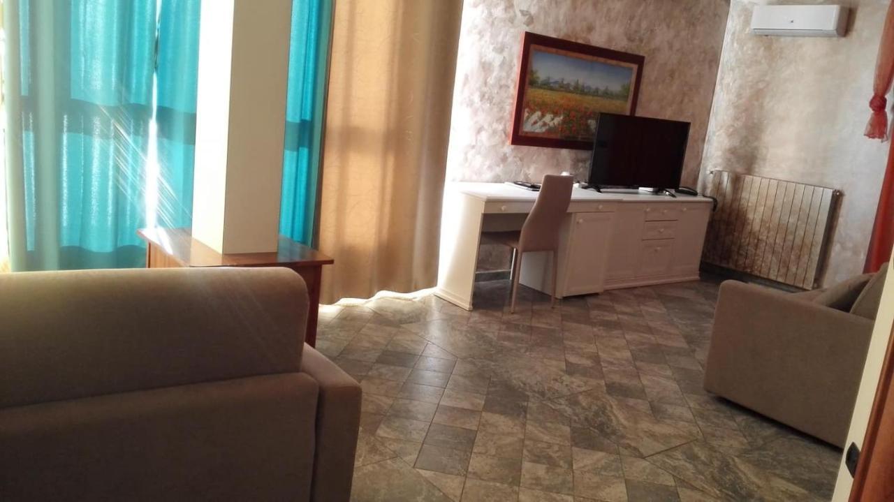 Hotel Esperia Piombino Buitenkant foto